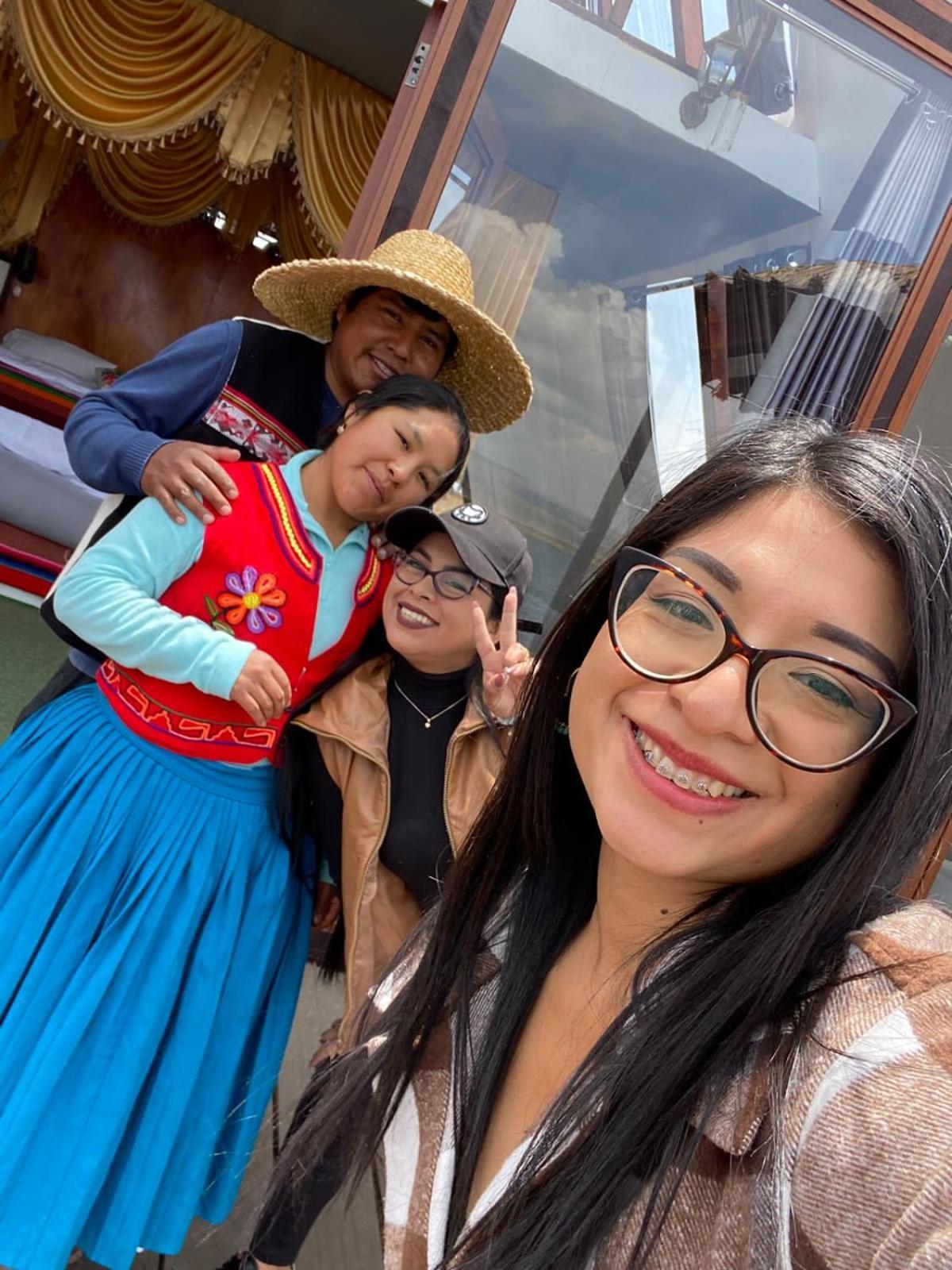 Uros Waliski Lodge *