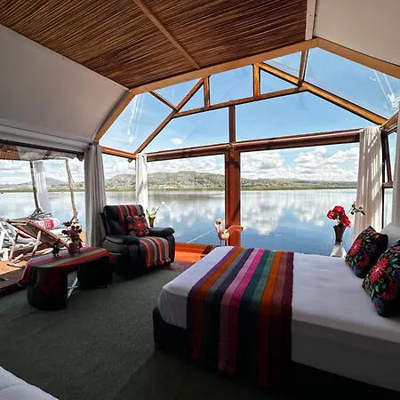 Uros Waliski Lodge Puno Exterior photo