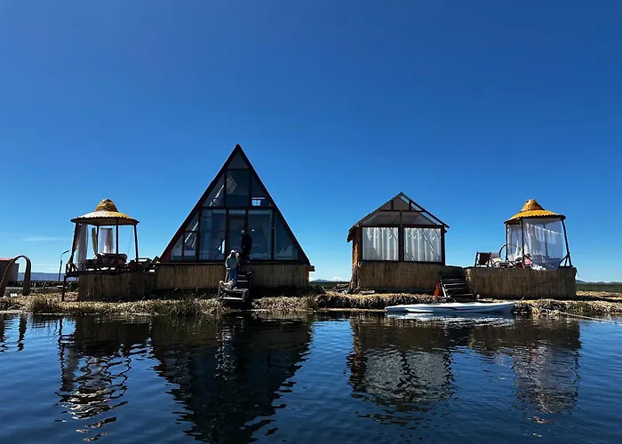 Uros Waliski Lodge