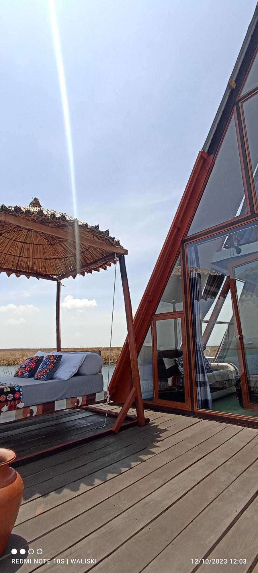 Uros Waliski Lodge *
