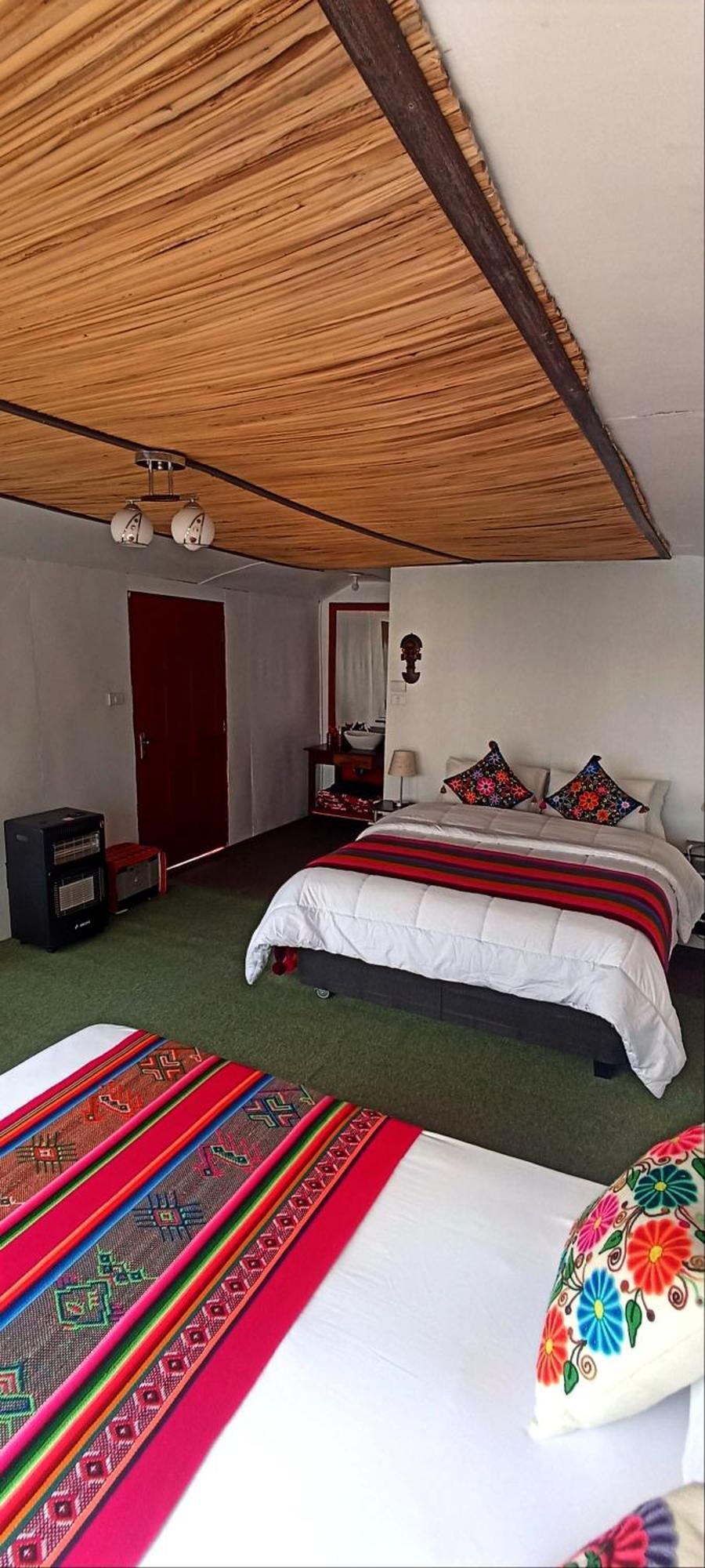 Uros Waliski Lodge