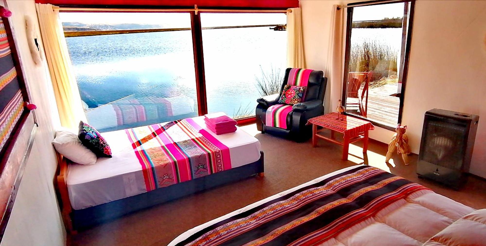 Uros Waliski Lodge