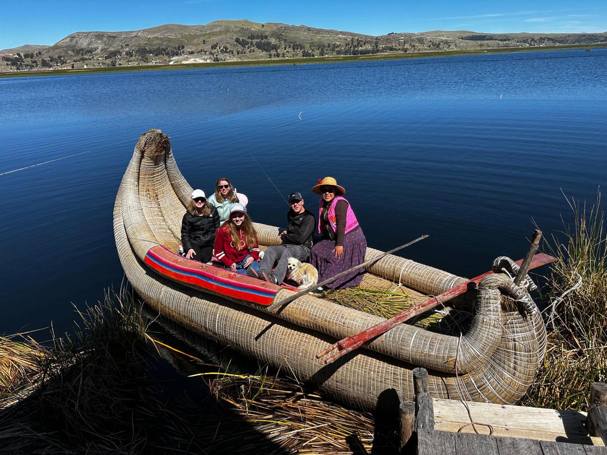 Uros Waliski Lodge *
