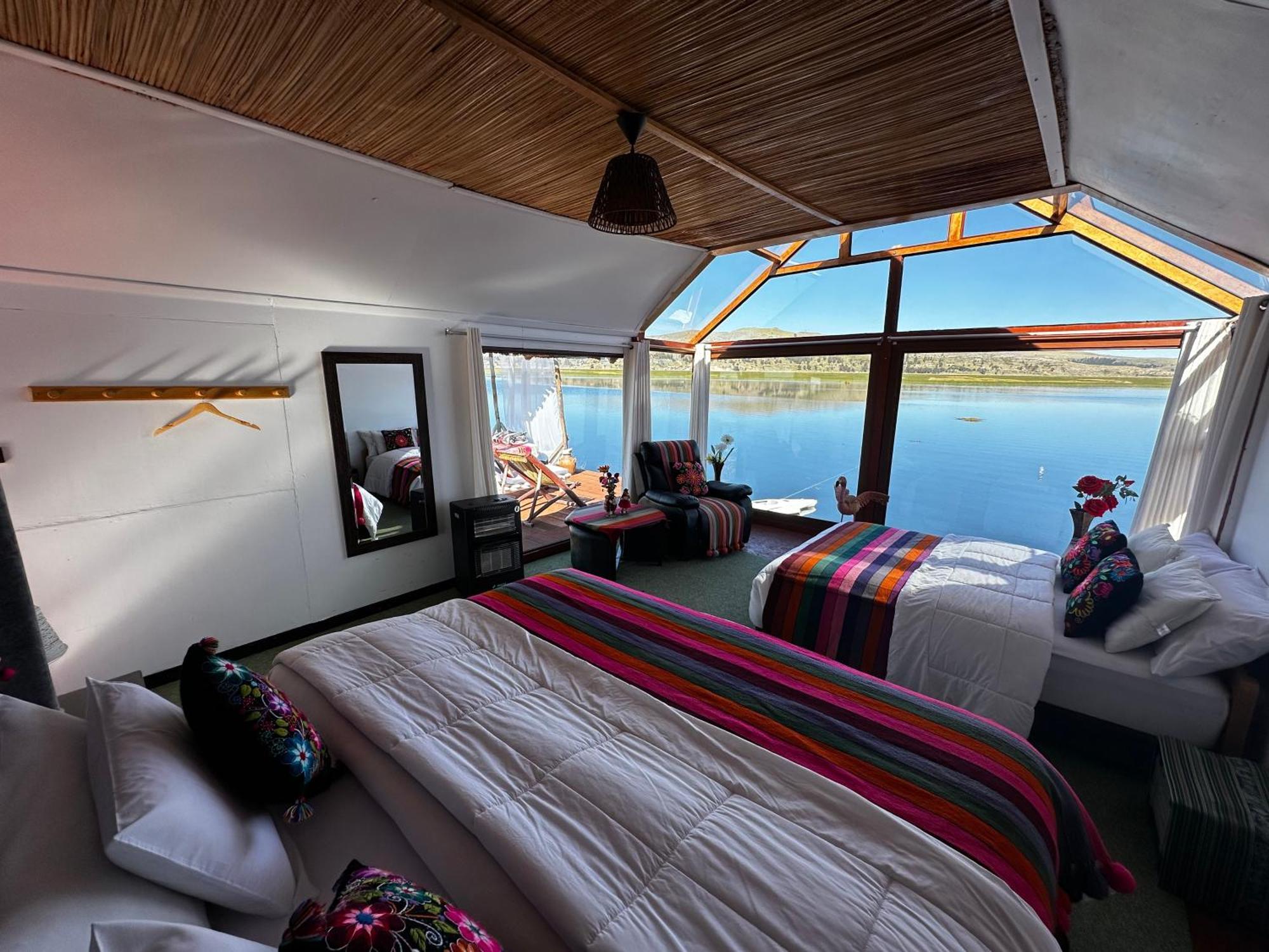 Uros Waliski Lodge